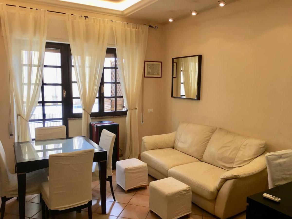 Casa Delfino - Appartamento Centro Storico A Due Passi Dalla Spiaggia & Mare, Porto & Ferrovia Чивитавекия Екстериор снимка