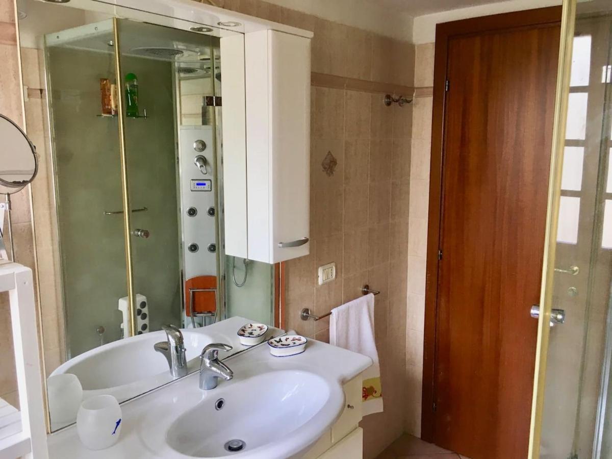 Casa Delfino - Appartamento Centro Storico A Due Passi Dalla Spiaggia & Mare, Porto & Ferrovia Чивитавекия Екстериор снимка