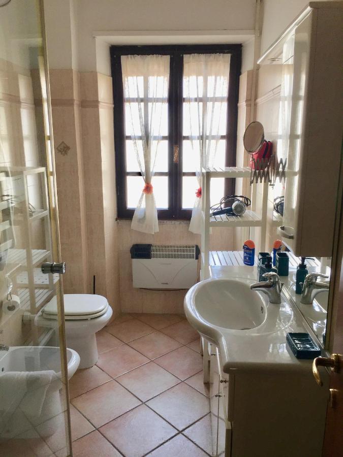 Casa Delfino - Appartamento Centro Storico A Due Passi Dalla Spiaggia & Mare, Porto & Ferrovia Чивитавекия Екстериор снимка